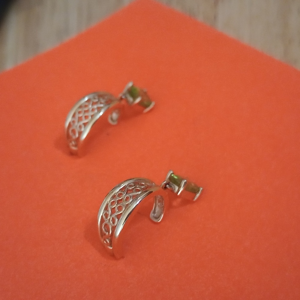 Genuine Peridot 14kt gold half hoop earrings - Picture 7 of 7